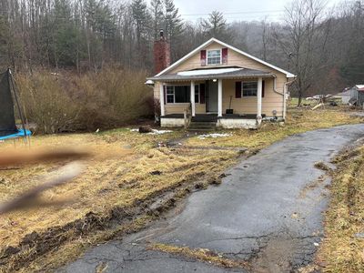 215 Tams Hwy, Sophia, WV, 25921