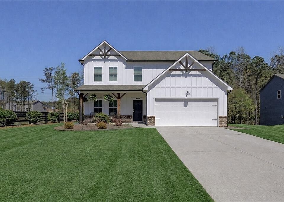 1st image of 165 Brookstone Park E