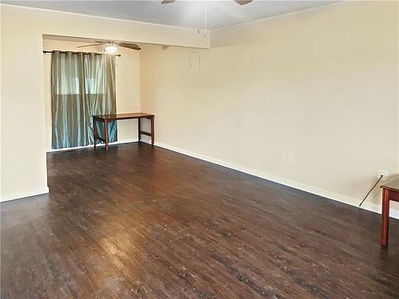 3rd image of 262 Sherwood Dr