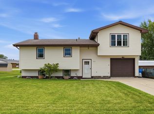 803 Sunset St, New Hampton, IA 50659
