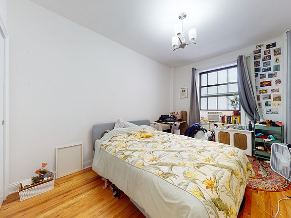 4th image of 245 W 51st St APT 808