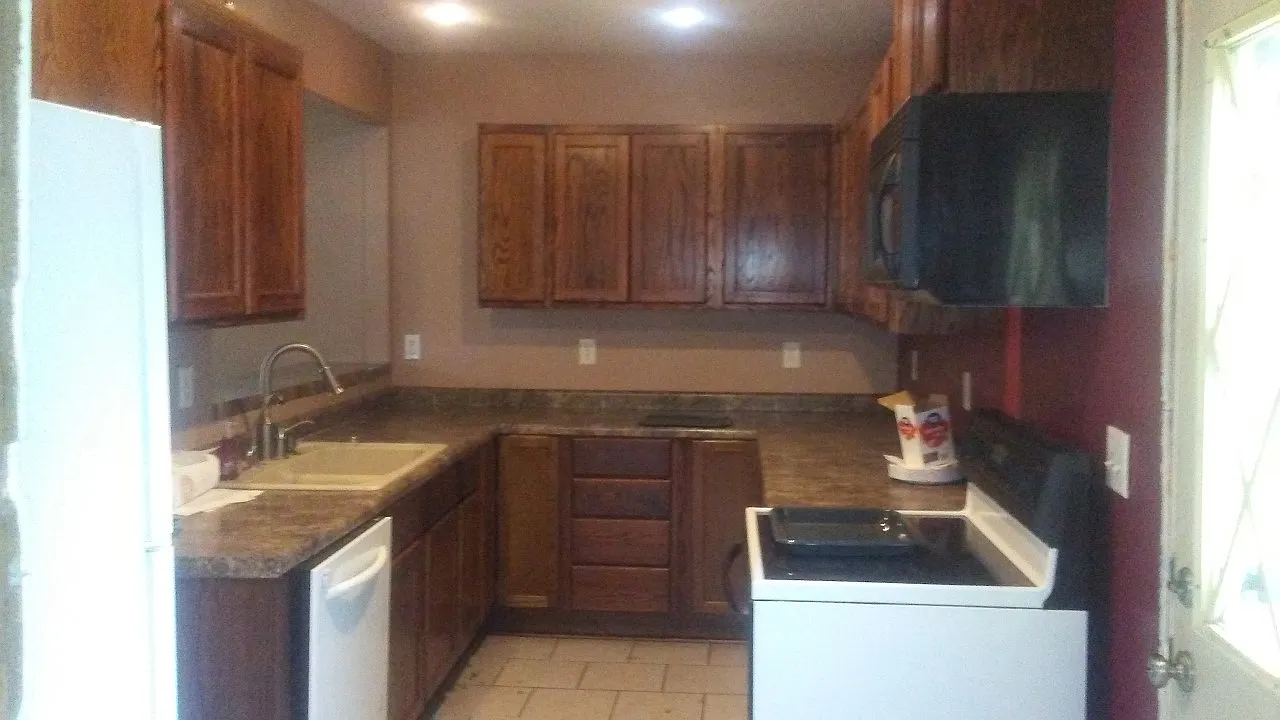 4 bed, 712 sqft, $1,350 — Photo 4