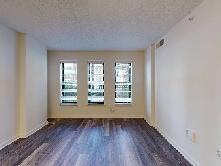 1301 Thomas Circle — Photo 55