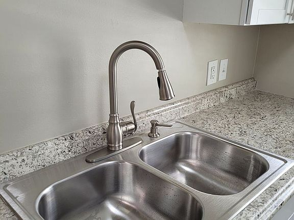 5th image of 1482 S Roberta St #9280562