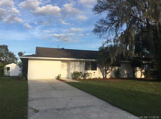 824 Blackwood Dr, Lake Wales, FL 33898