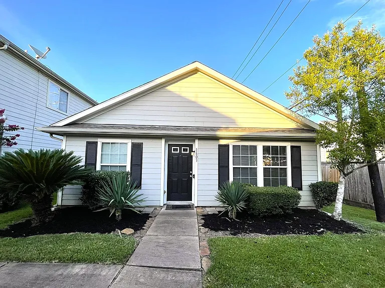 1603 Nichole Woods Dr — Photo 3