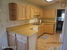 4th image of 1699 Emerson Dr SE
