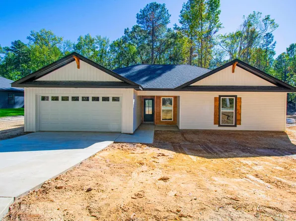 527 Virginia Ave, Bauxite, AR 72011
