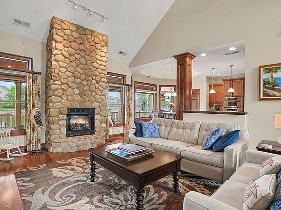 5th image of 605 Sea Island Way