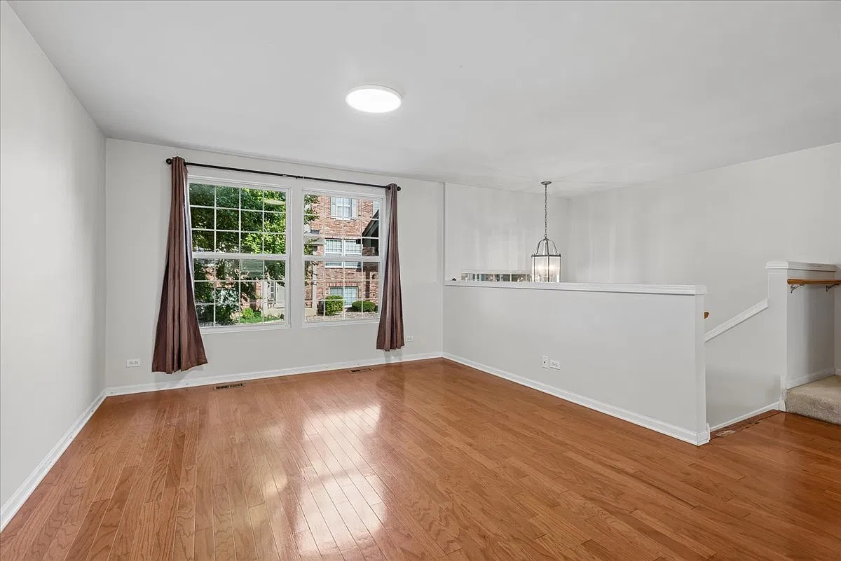 3 bed, 2.5 bath, 1980 sqft, $2,800 — Photo 3