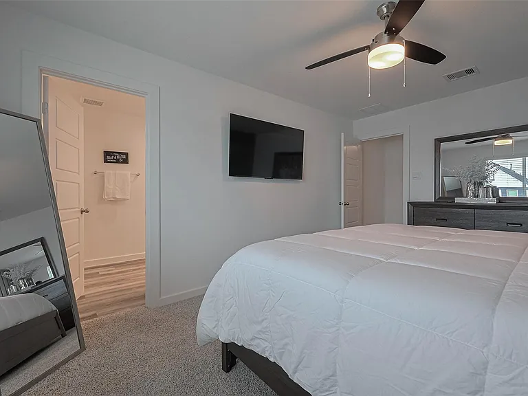 10405 Hadley Park Trl — Photo 16