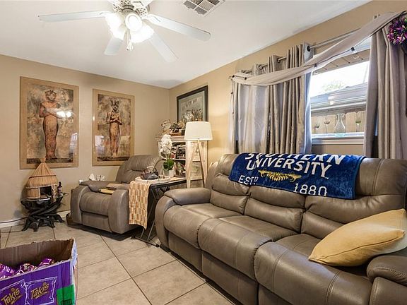 3rd image of 3517-19 Kings Dr