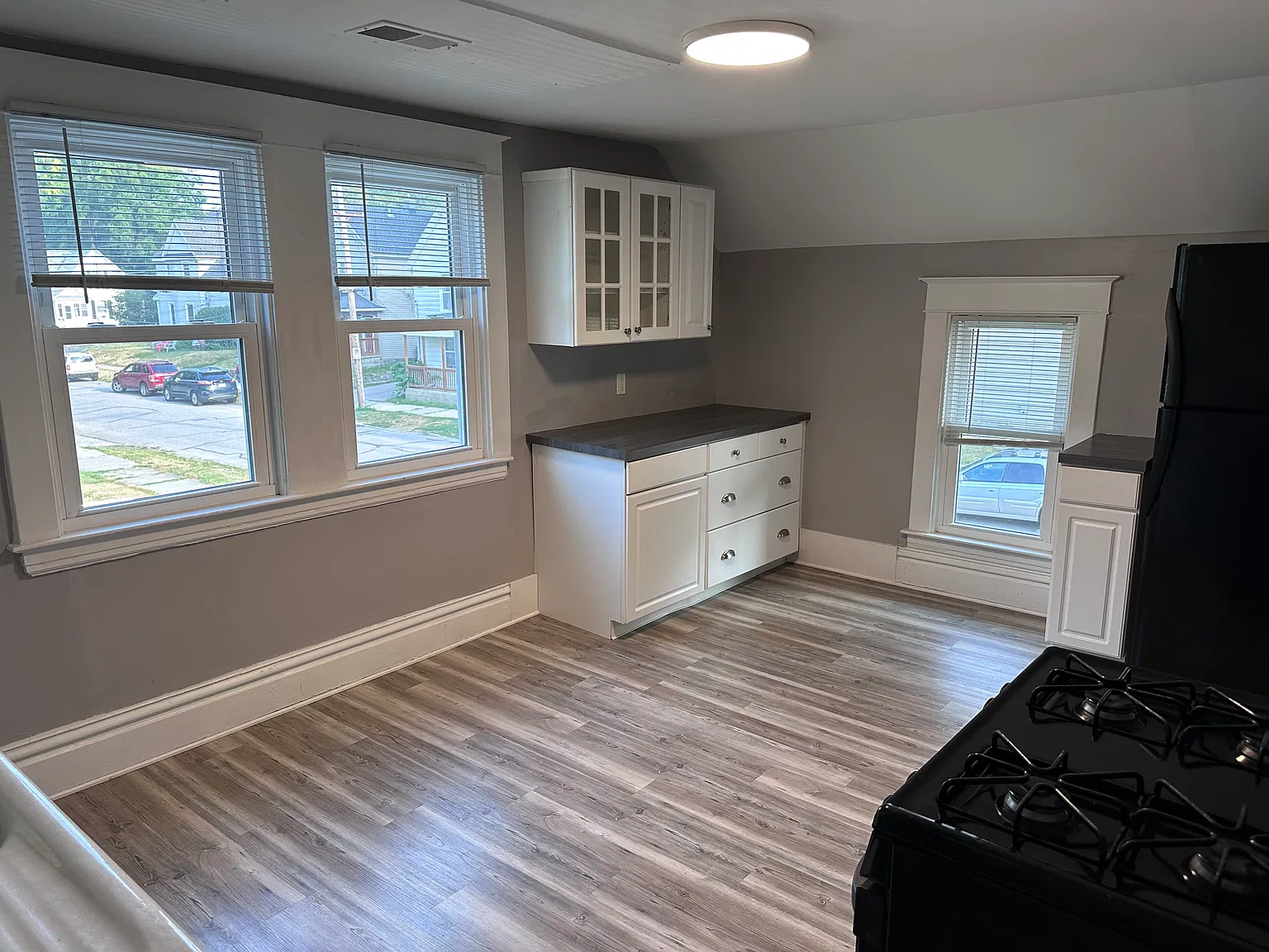 729 College Ave NE — Photo 3