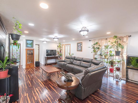 2nd image of 2629 S 9th St