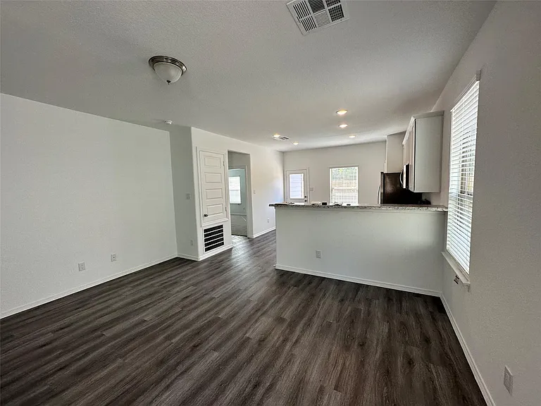 16580 Moss Ln — Photo 5