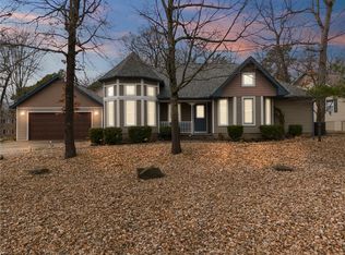 7 Mission Hills Ln, Eureka Springs, AR 72631
