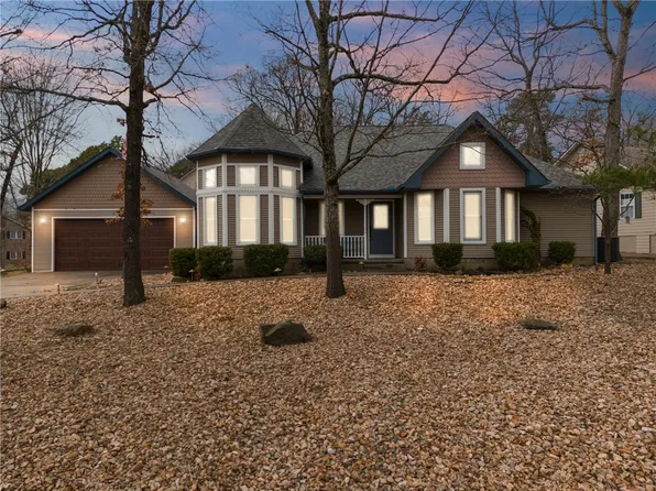 7 Mission Hills Ln, Eureka Springs, AR 72631