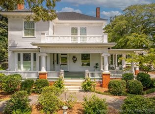 225 E 3rd Ave, Red Springs, NC 28377