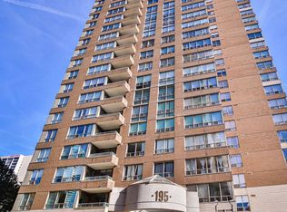 195 Wynford Dr #1002, Toronto, ON M3C 3P3