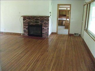 5th image of 220 Seminole Ave