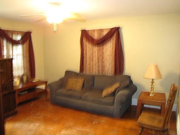 4th image of 2425 King St NE