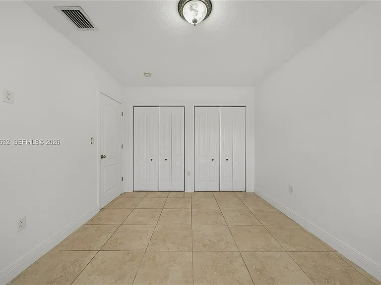 7515 NW South River Dr — Photo 9