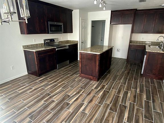 3rd image of 5811 Berryhill Dr
