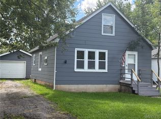 24 Phelps St, Lockport, NY 14094