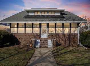 407 2nd St SE, State Center, IA 50247