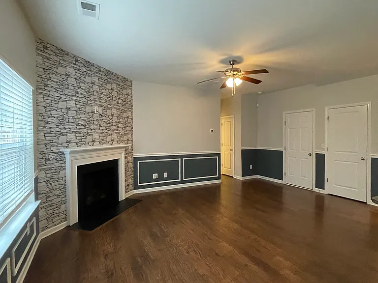 918 Rockleigh Dr — Photo 14
