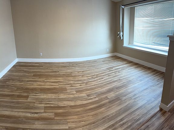 4th image of 5527 Carousel Dr