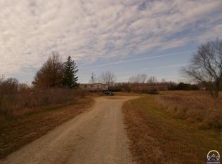 9433 Sharon Ln, Ozawkie, KS 66070