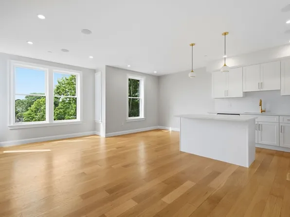 40 Westmoreland St #8, Dorchester Center, MA 02124
