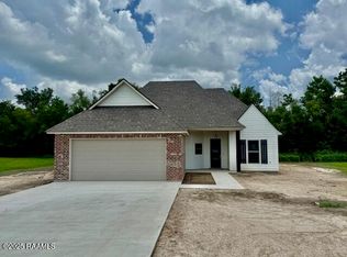 1003 Elizabeth Dr, Breaux Bridge, LA 70517