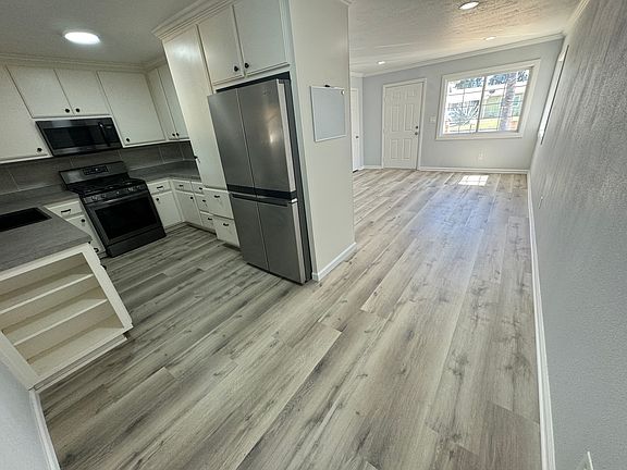 3rd image of 17390 Holly Dr #A