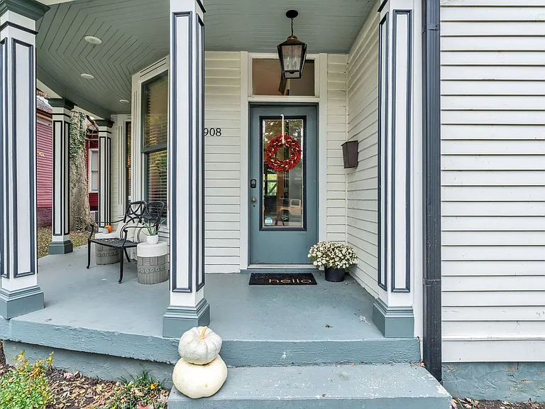 908 Fatherland St — Photo 4