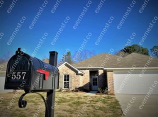 557 Silver Hl, Pearl, MS 39208