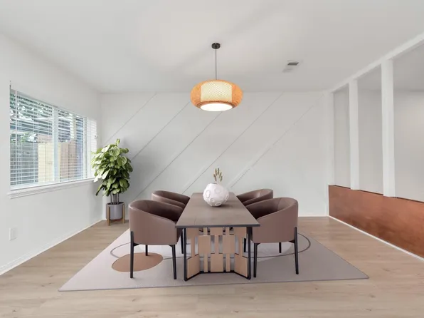 1365 Country Place Dr, Houston, TX 77079