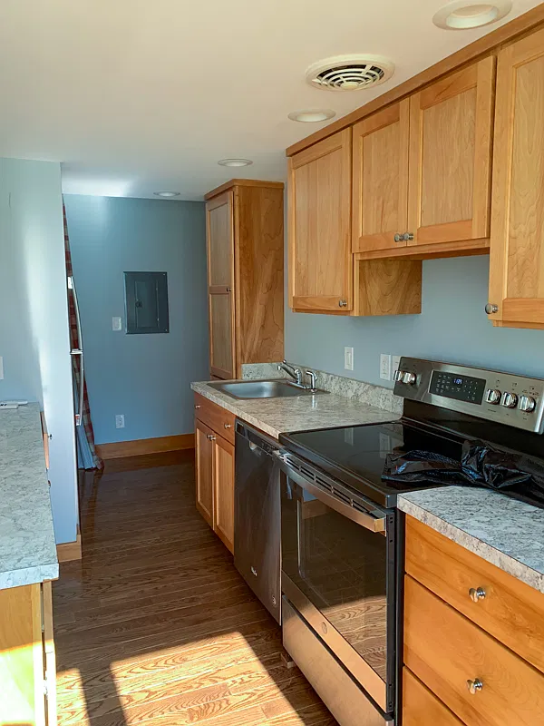1 bed, 1.5 bath, 800 sqft, $1,600 — Photo 3