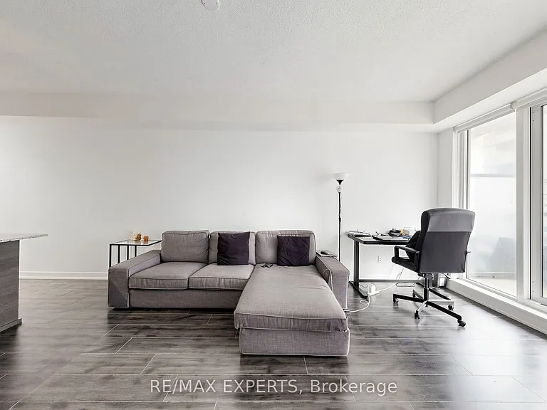 18 Rean Dr #223 — Photo 17
