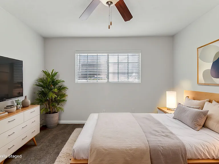 Mitchell s Park Apartments — Photo 7