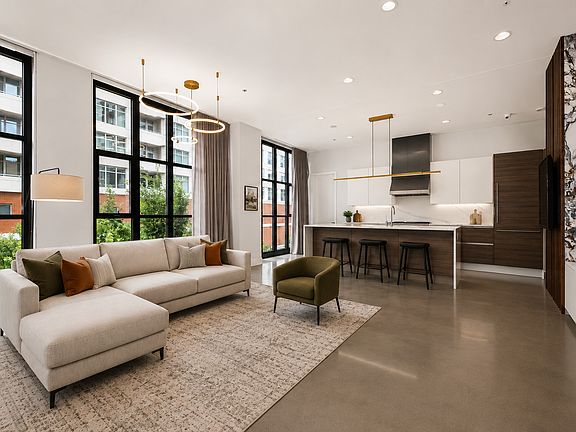 4th image of 900 W Washington Blvd #301