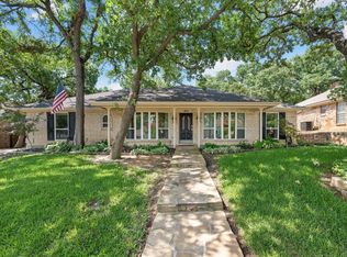 820 Saddlebrook Dr S, Bedford, TX 76021