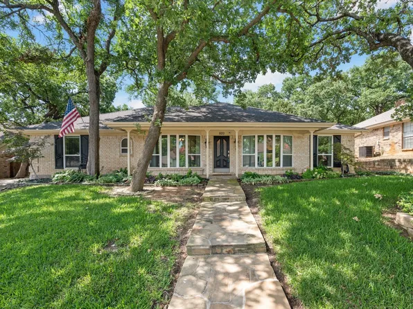 820 Saddlebrook Dr S, Bedford, TX 76021