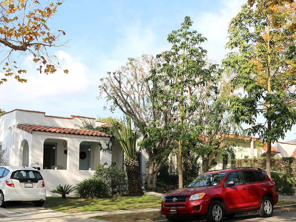 1st image of 1143-1145 Poinsettia Dr