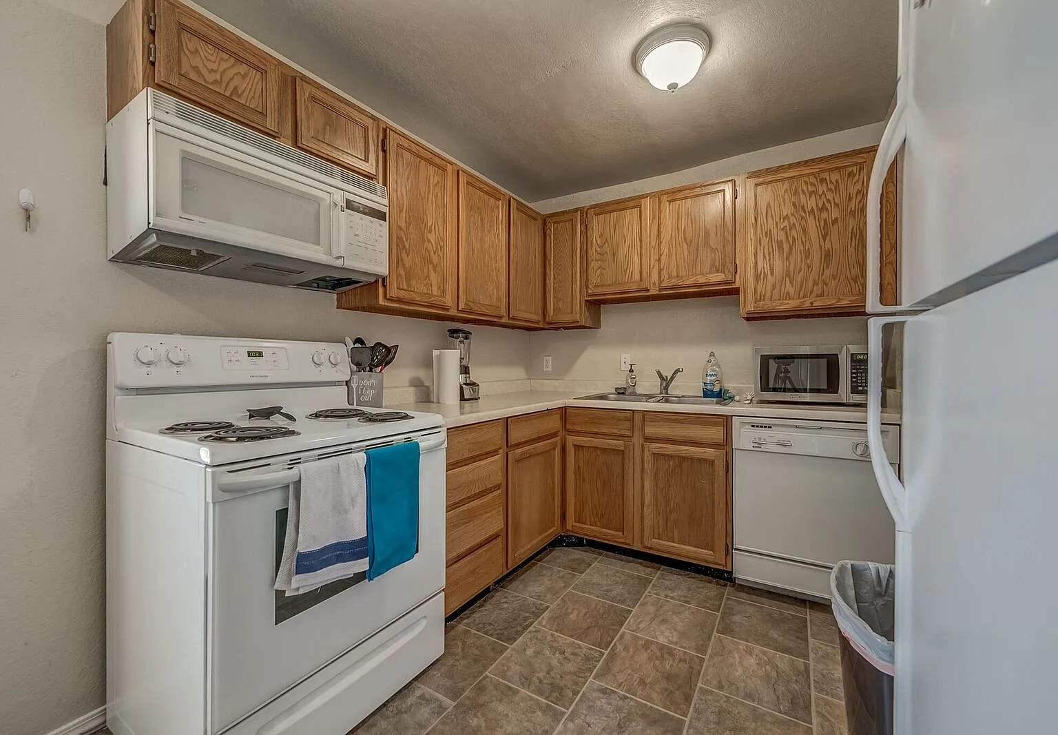 4 bed, 1408 sqft, $465 — Photo 4