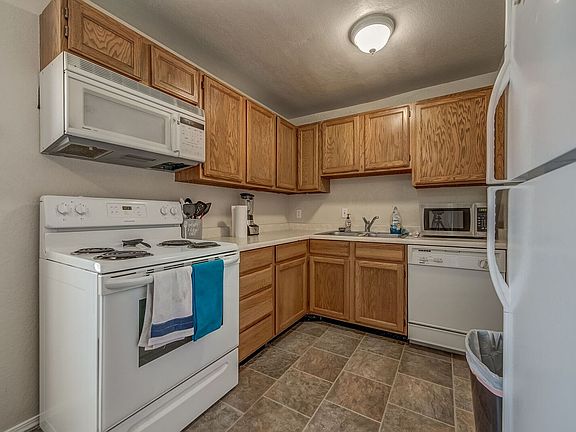 3rd image of 724 W 1720 N APT 201