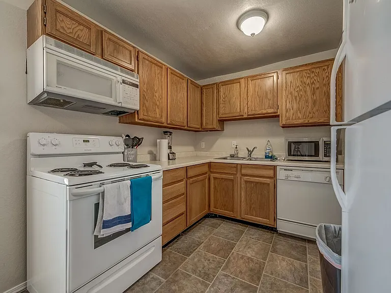 724 W 1720 N #201 — Photo 3
