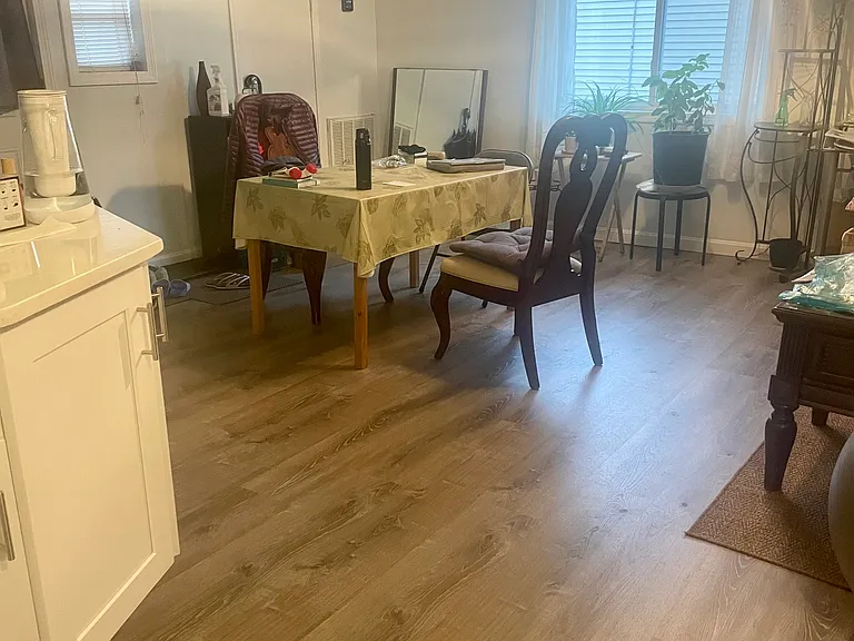 28 Elena St #1R — Photo 4