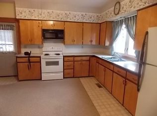 407 4th St NE #A, Elkader, IA 52043